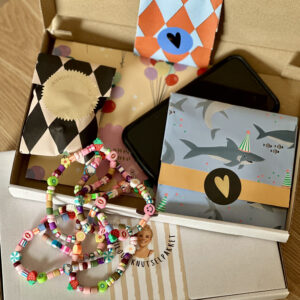 DIY knutselpakket telefoonkoord of brilkoord maken met kralen